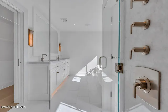 $18,750,000 | 940 Barnegat Lane, Mantoloking, NJ 08738