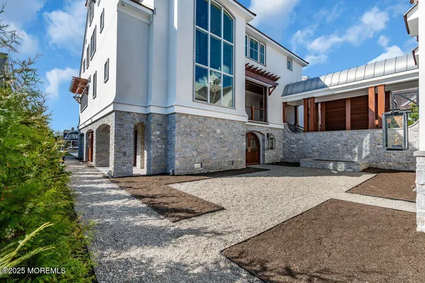 $16,500,000 | 940 Barnegat Lane, Mantoloking, NJ 08738