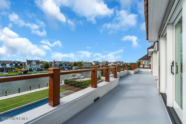 $18,750,000 | 940 Barnegat Lane, Mantoloking, NJ 08738