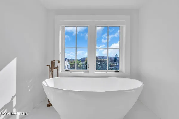 $16,500,000 | 940 Barnegat Lane, Mantoloking, NJ 08738