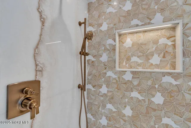 $18,750,000 | 940 Barnegat Lane, Mantoloking, NJ 08738