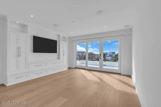 $18,750,000 | 940 Barnegat Lane, Mantoloking, NJ 08738