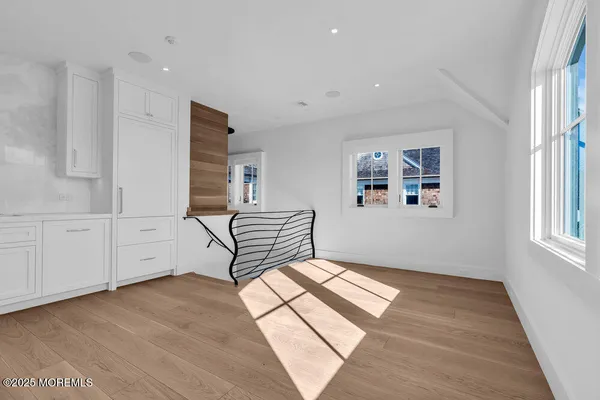 $16,500,000 | 940 Barnegat Lane, Mantoloking, NJ 08738