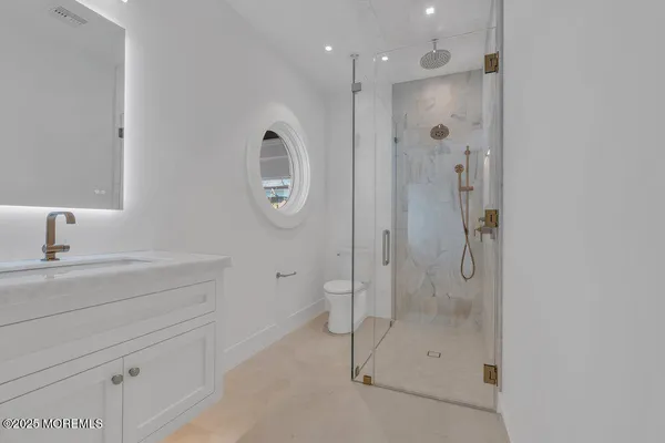 $16,500,000 | 940 Barnegat Lane, Mantoloking, NJ 08738