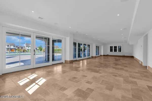 $16,500,000 | 940 Barnegat Lane, Mantoloking, NJ 08738