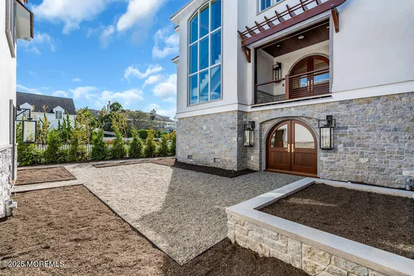 $16,500,000 | 940 Barnegat Lane, Mantoloking, NJ 08738