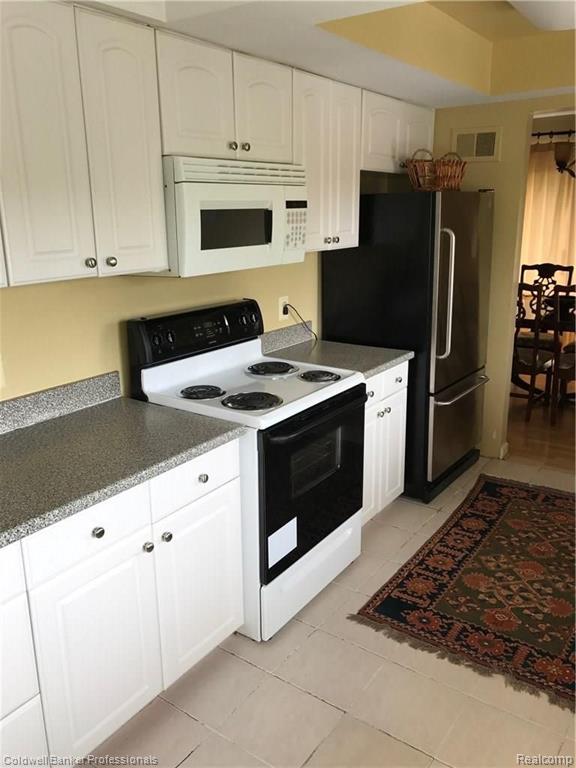 2865 Trailwood Drive, Unit 20 Rochester, MI 48309 - Photo 15 of 17