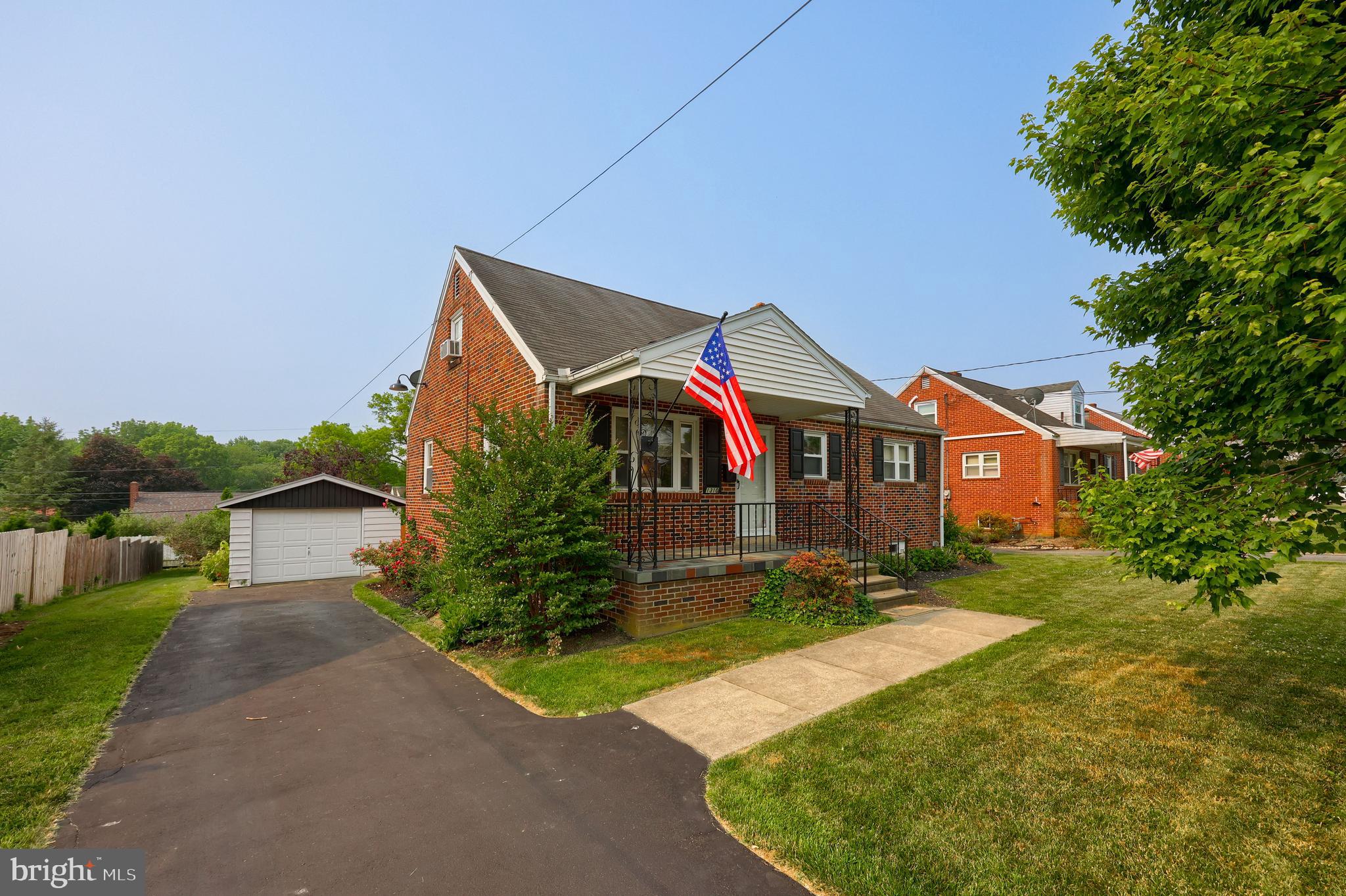 1310 Maple Avenue Lancaster, PA 17603 - Photo 4 of 43