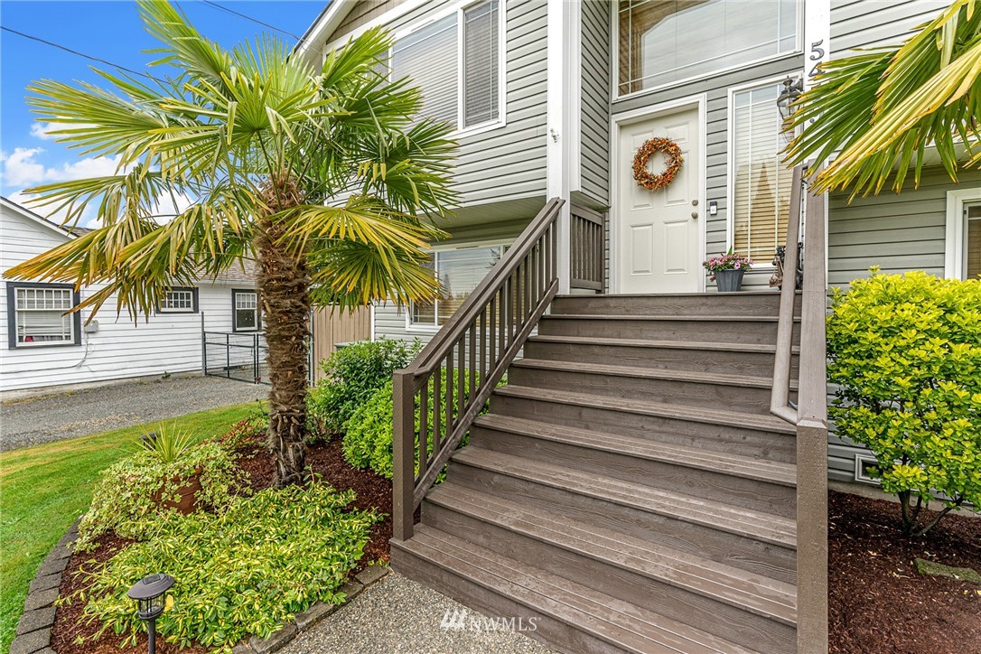 5419 Rockefeller Avenue Everett, WA 98203 - Photo 2 of 40