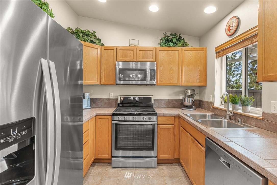5419 Rockefeller Avenue Everett, WA 98203 - Photo 10 of 40