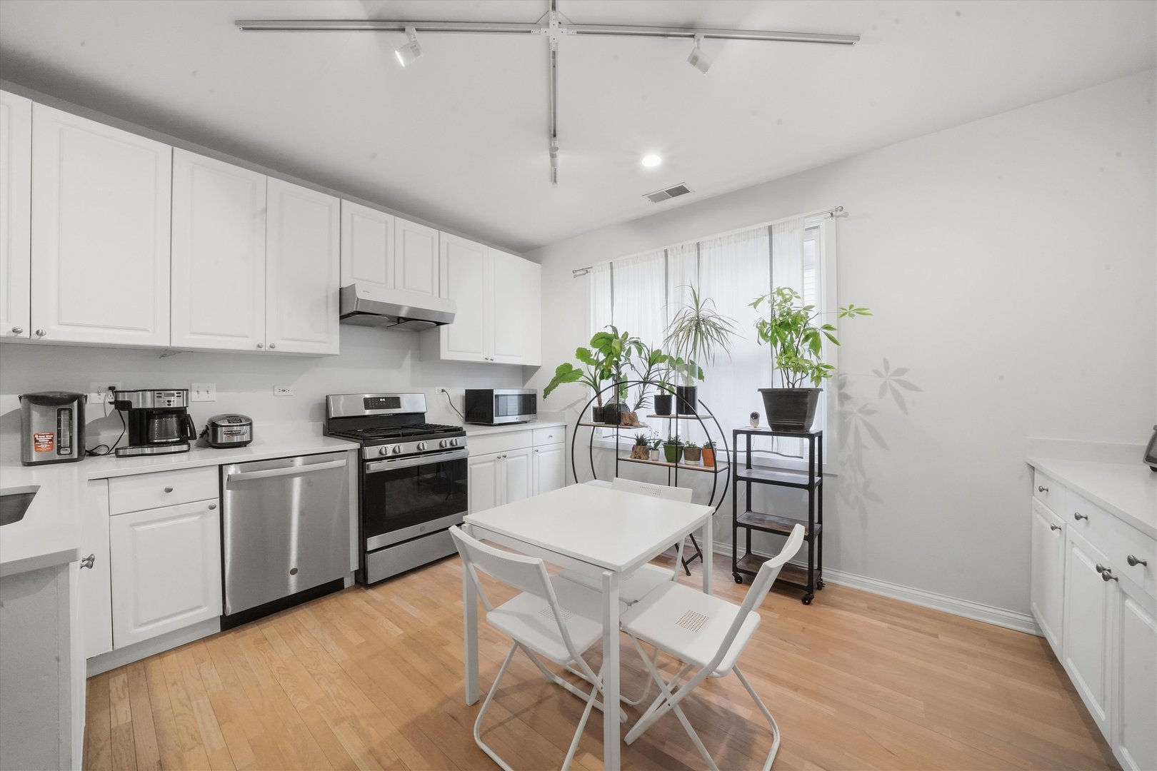 1812 South State Street, Unit 27 Chicago, IL 60616 - Photo 7 of 20