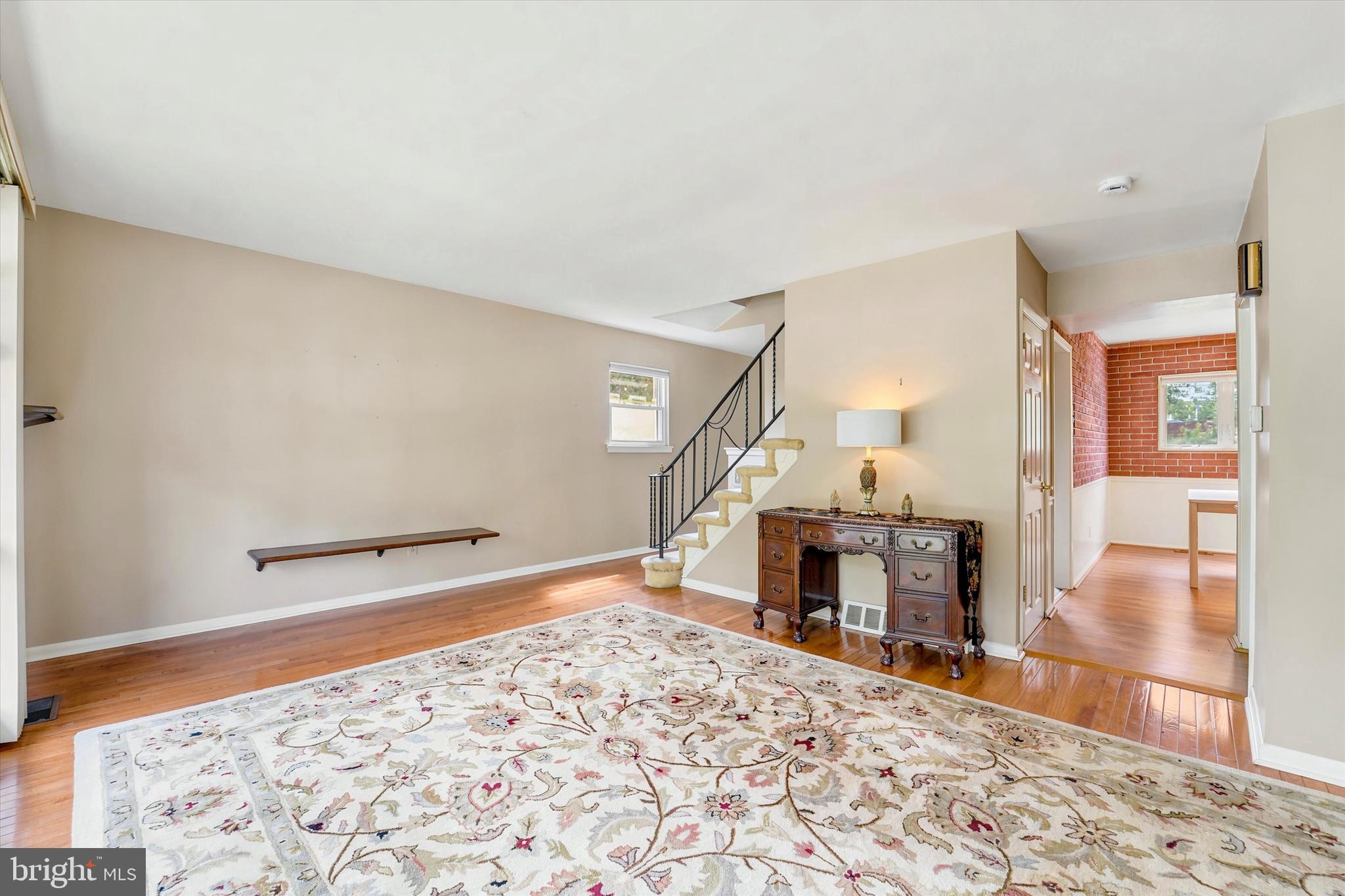 303 Glendale Road Havertown, PA 19083 - Photo 4 of 38