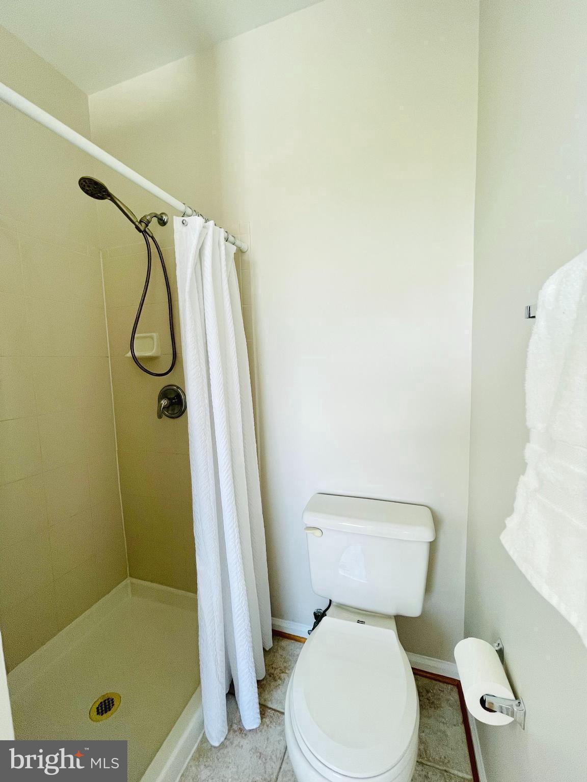 709 Gaither Road Rockville, MD 20850 - Photo 29 of 51 Separate shower