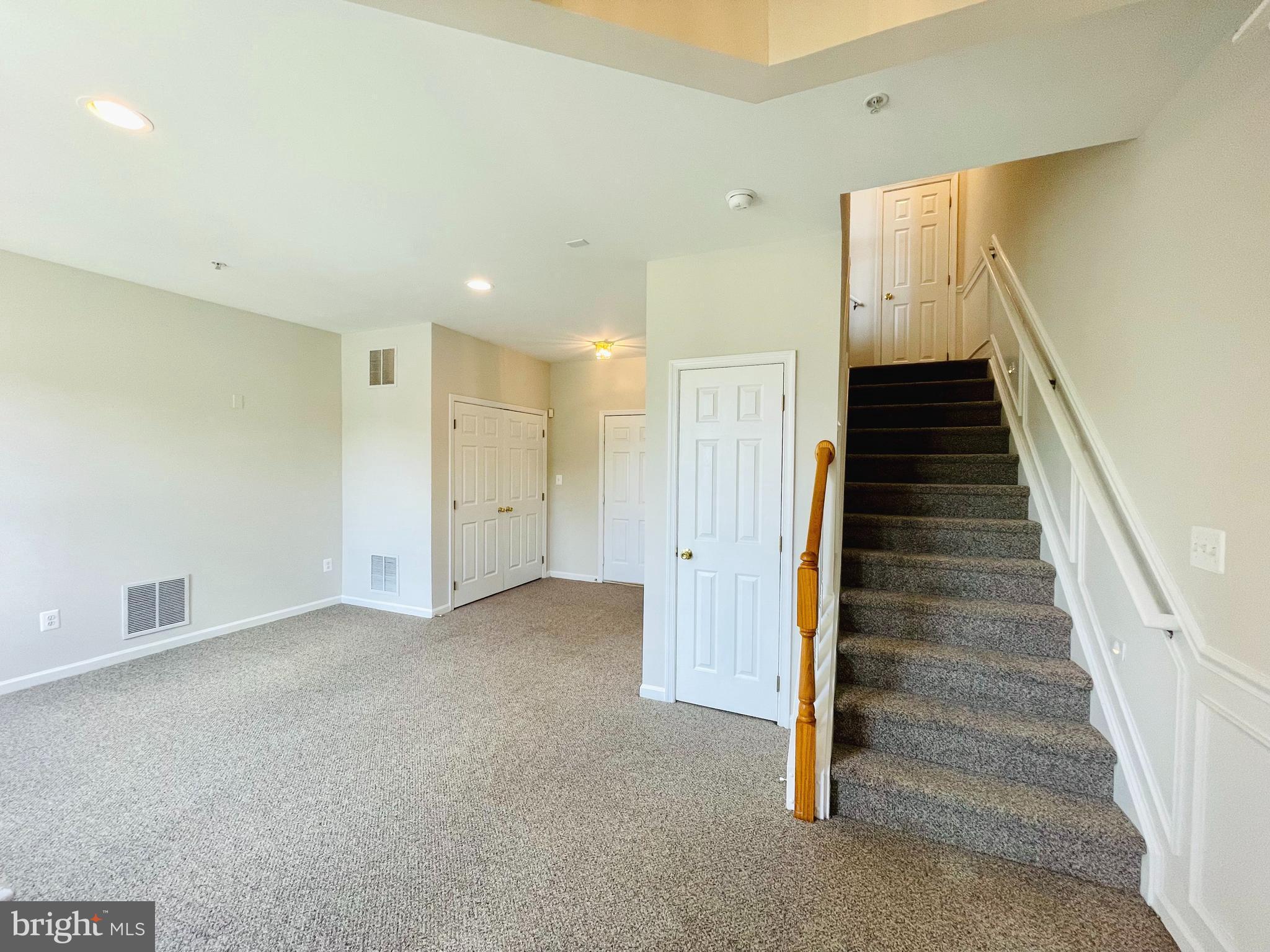 709 Gaither Road Rockville, MD 20850 - Photo 3 of 51 Entry level family room