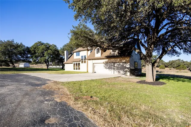 a view of yard with tree s
