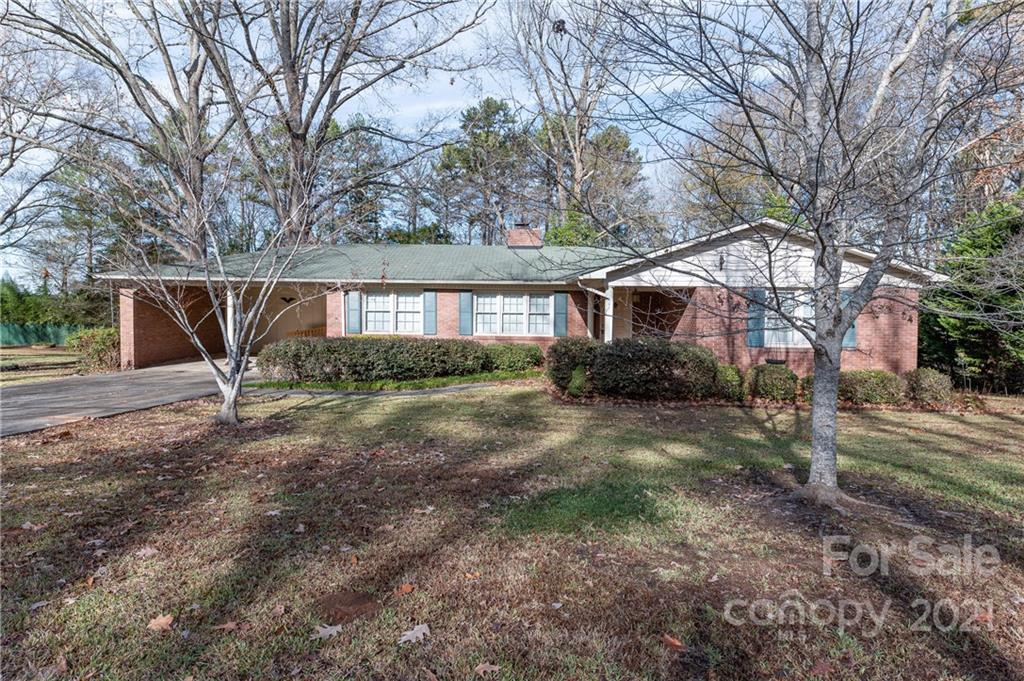 734 Plantation Road Lancaster, SC 29720 - Photo 3 of 32 Gallery Image 3