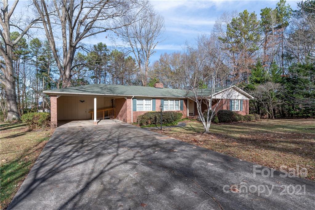 734 Plantation Road Lancaster, SC 29720 - Photo 4 of 32 Gallery Image 4