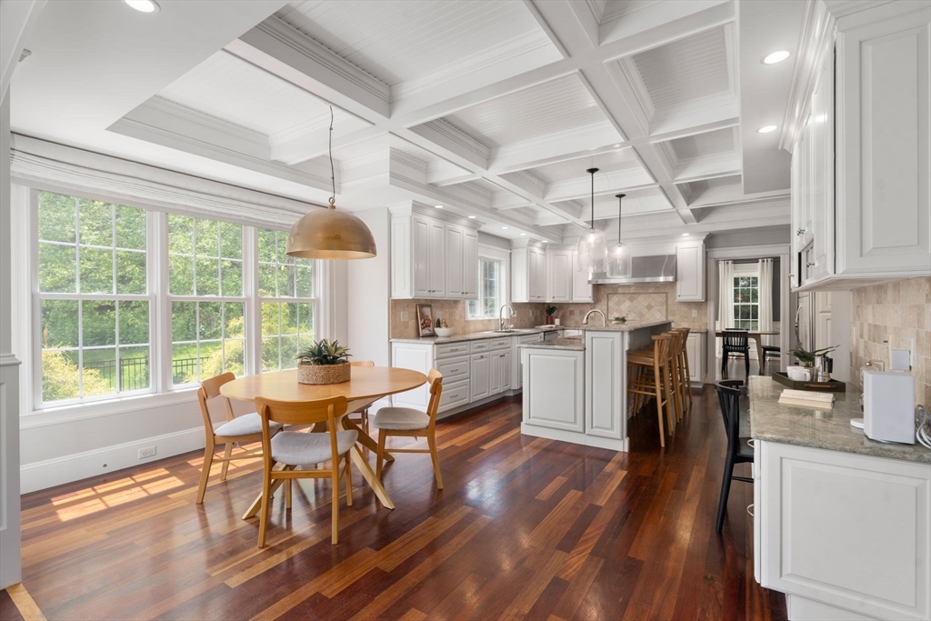 19 Dunedin Road Wellesley, MA 02481 - Photo 10 of 38