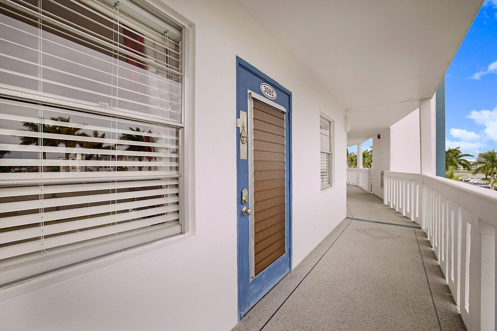 01_3085_Exeter_E1_mls