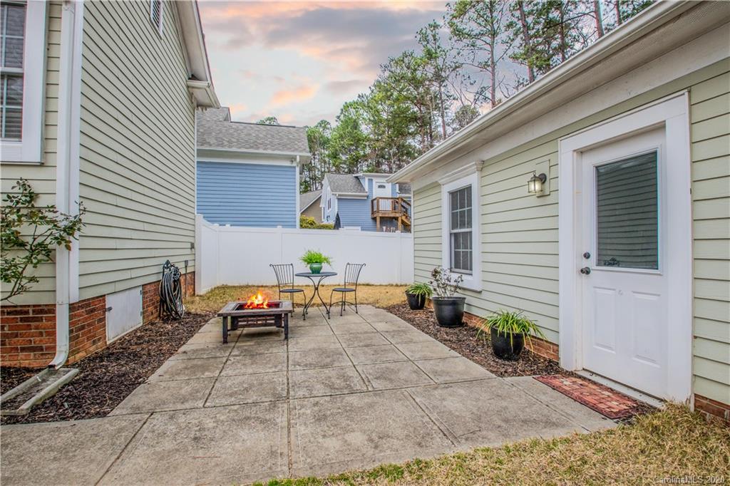 3482 Richard's Crossing Fort Mill, SC 29708 - Photo 23 of 24 a backyard of a house with outdoor seating