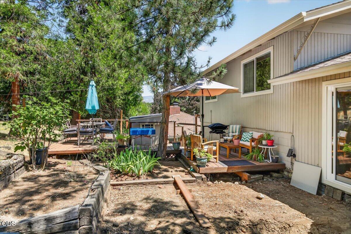 635 Chestnut Street Ashland, OR 97520 - Photo 26 of 29