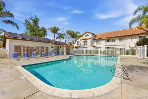 $595,000 | 11510 Caminito La Bar, Unit 136, San Diego, CA 92126