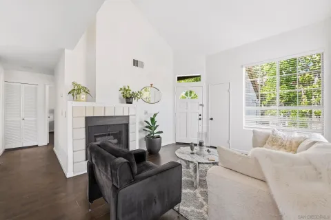 $595,000 | 11510 Caminito La Bar, Unit 136, San Diego, CA 92126