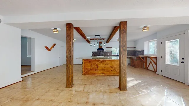 a view of entryway and livingroom