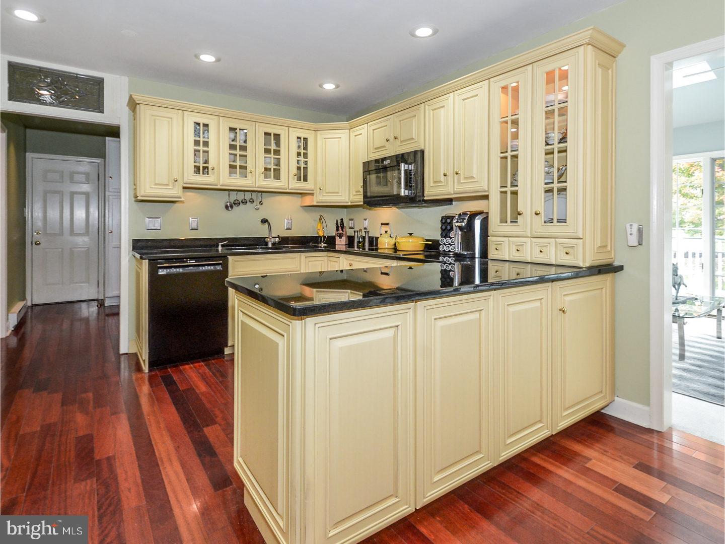118 Walker Road Washington Crossing, PA 18977 - Photo 8 of 25 Gallery Image 8