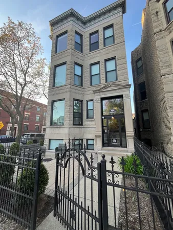 $4,600 | 1456 West Addison Street, Unit 3, Chicago, IL 60613