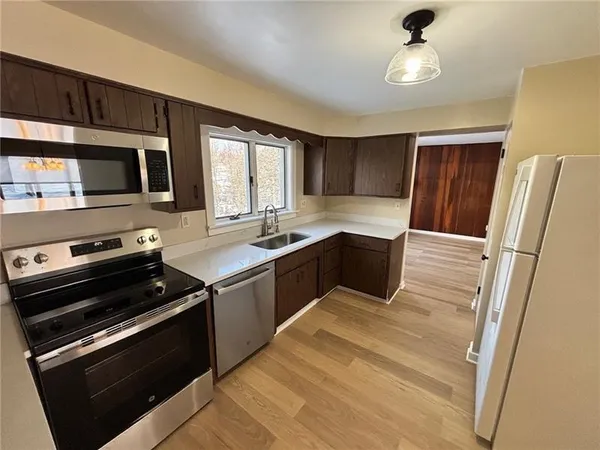 $2,300 | 330 Long Drive, Pittsburgh, PA 15241
