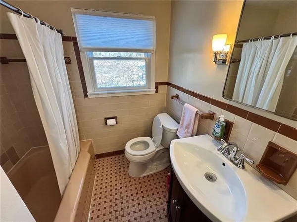 $2,300 | 330 Long Drive, Pittsburgh, PA 15241