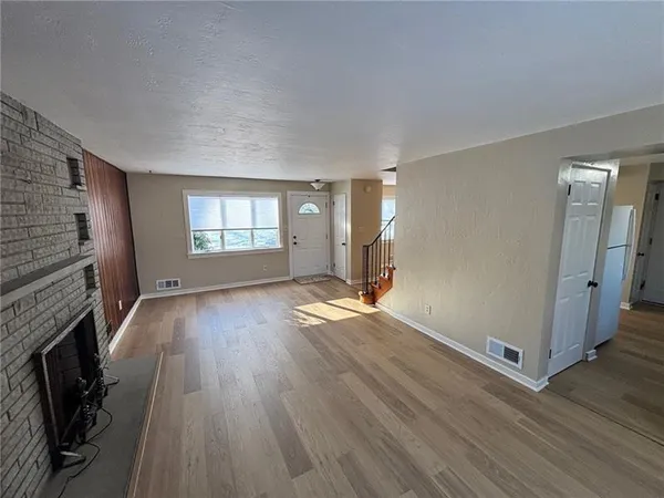 $2,300 | 330 Long Drive, Pittsburgh, PA 15241