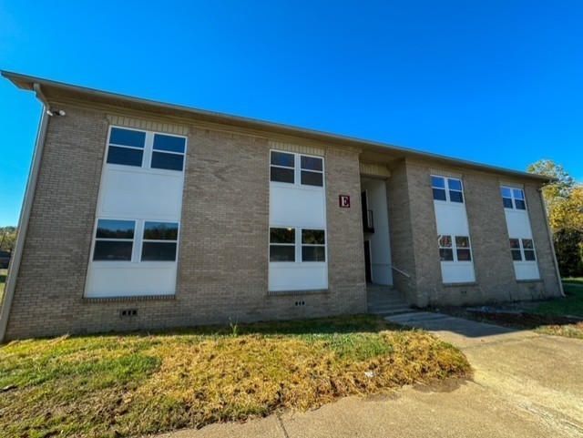 204 South Clydeton Road, Unit C Waverly, TN 37185 - Photo 9 of 14 front view of a house