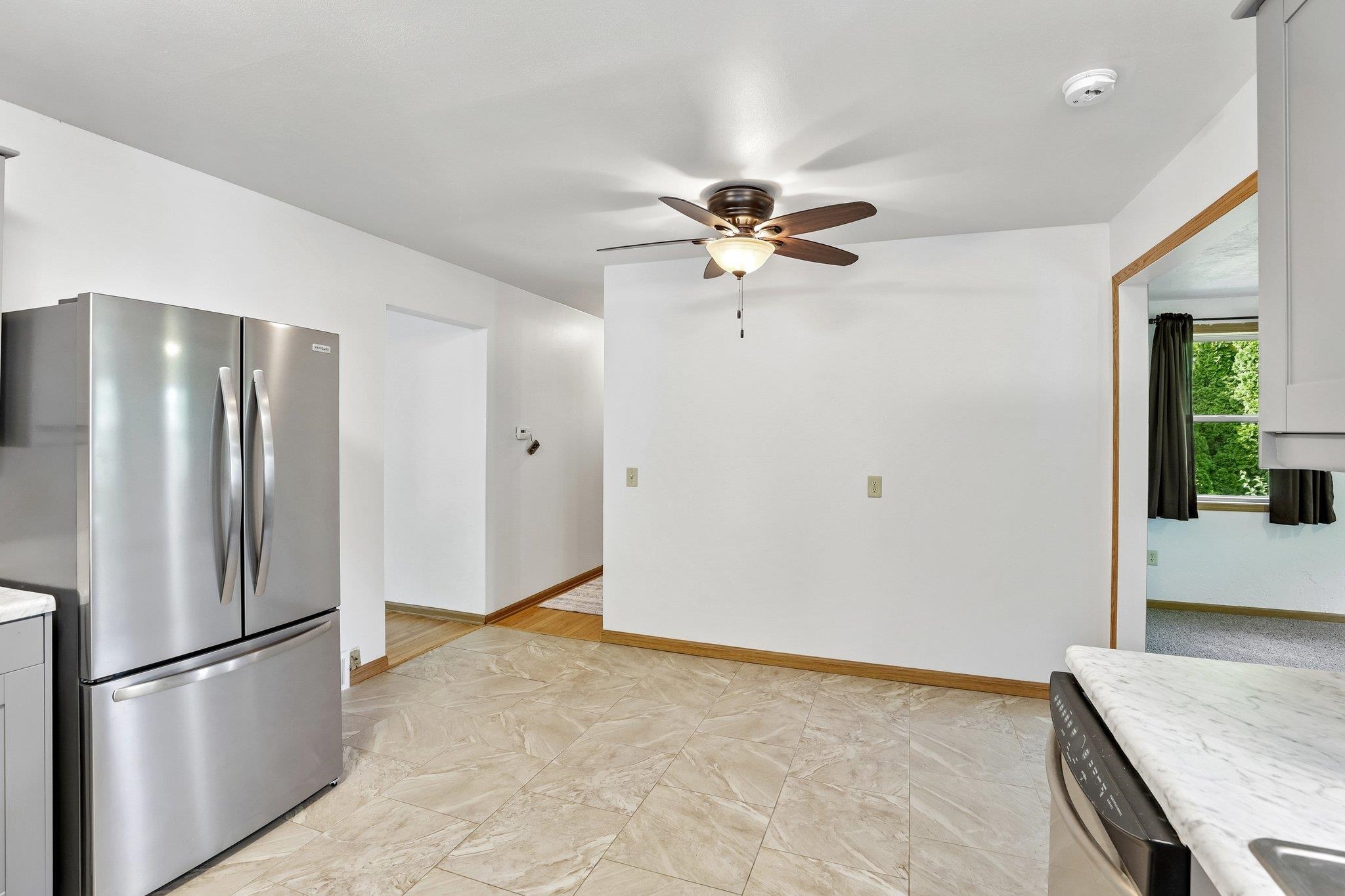 4513 Esch Lane Madison, WI 53704 - Photo 13 of 37