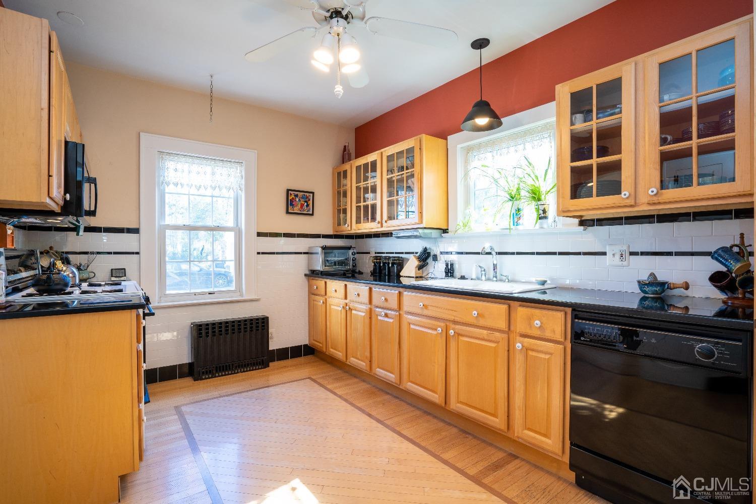 330 Franklin Road North Brunswick, NJ 08902 - Photo 14 of 36 Gallery Image 14