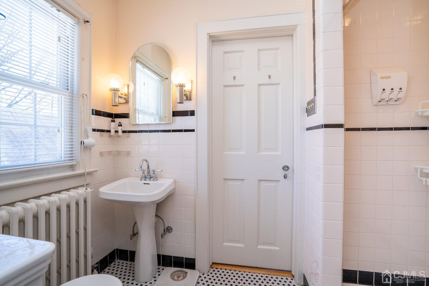 330 Franklin Road North Brunswick, NJ 08902 - Photo 23 of 36 Gallery Image 23