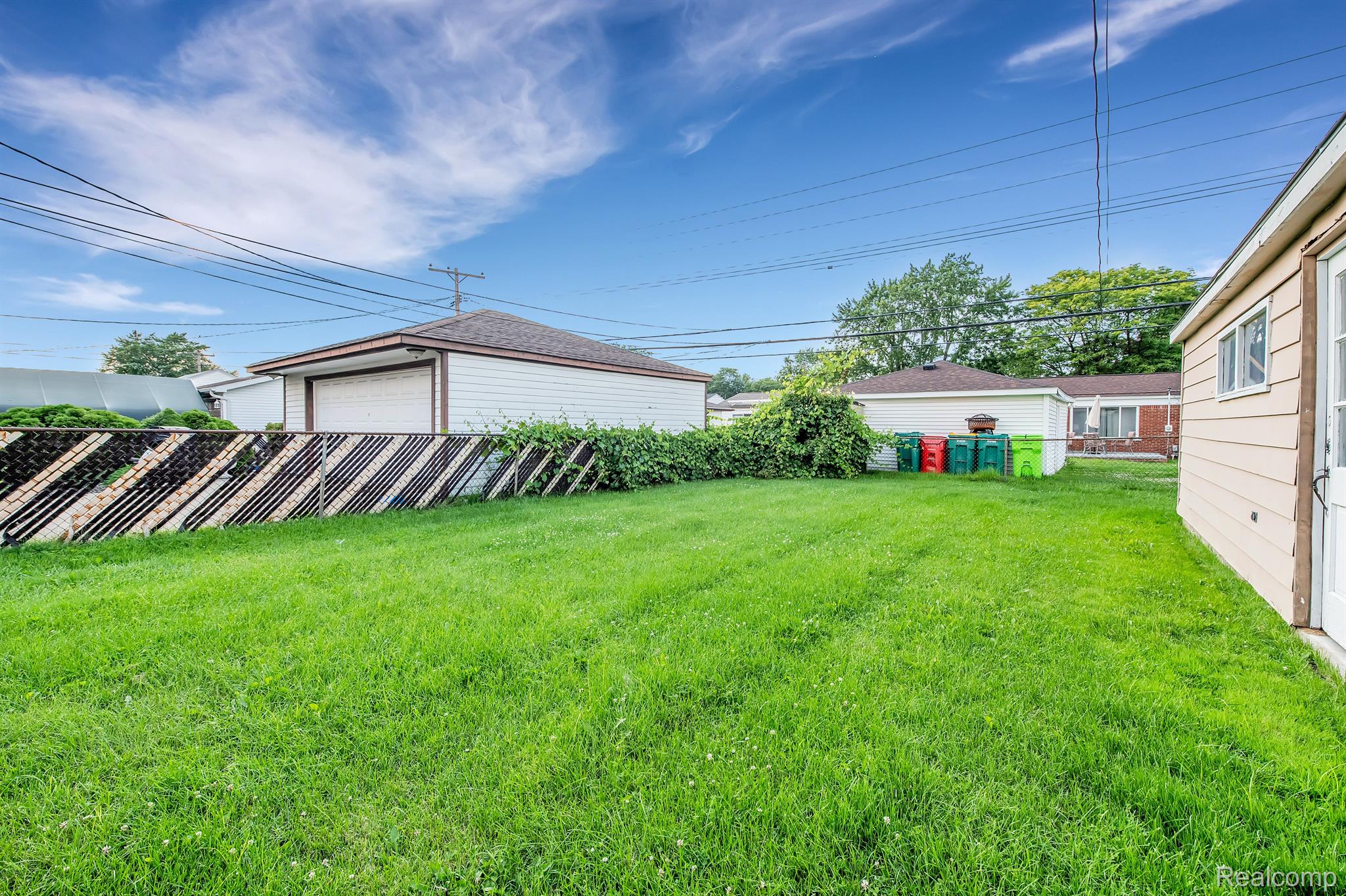 15261 Common Road Roseville, MI 48066 - Photo 7 of 26 Gallery Image 7