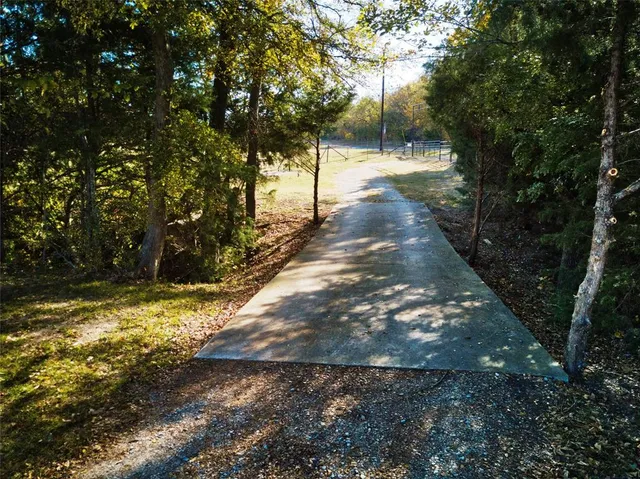 $858,100 | 956 County Road 4231, Bonham, TX 75418