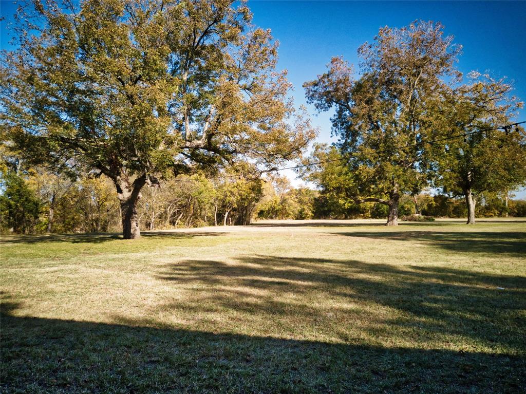 956 County Road 4231 Bonham, TX 75418 - Photo 15 of 25 a view of an ocean