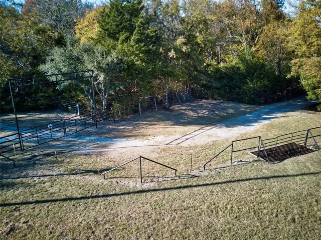 $858,100 | 956 County Road 4231, Bonham, TX 75418