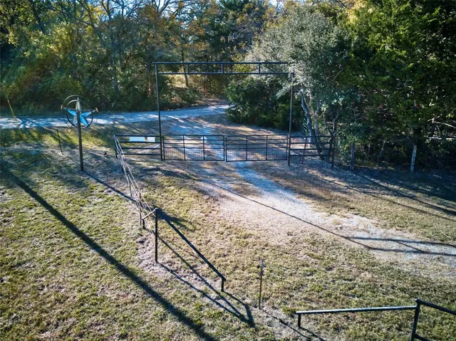 $858,100 | 956 County Road 4231, Bonham, TX 75418