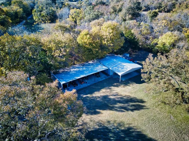 $858,100 | 956 County Road 4231, Bonham, TX 75418