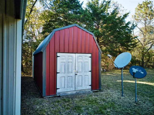 $858,100 | 956 County Road 4231, Bonham, TX 75418