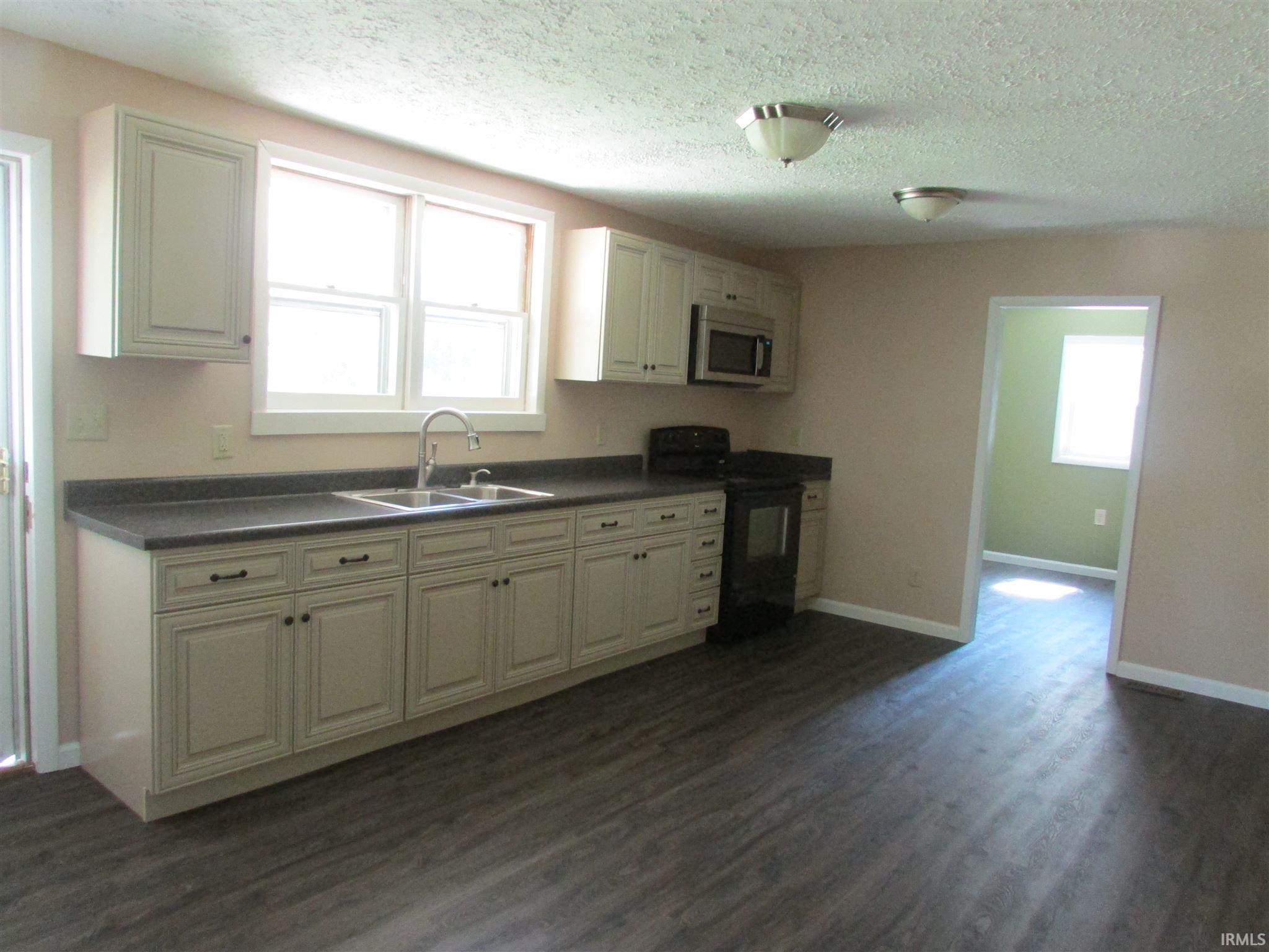 1547 Meridian Road Mitchell, IN 47446 - Photo 3 of 17