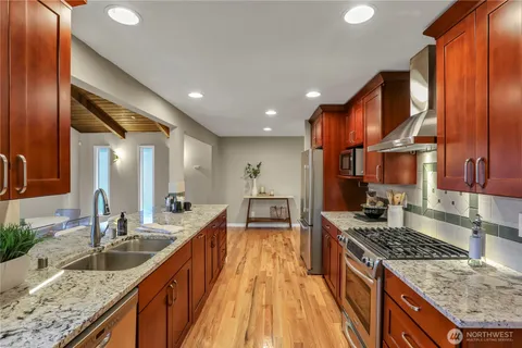 $795,000 | 16387 129th Avenue Southeast, Renton, WA 98058