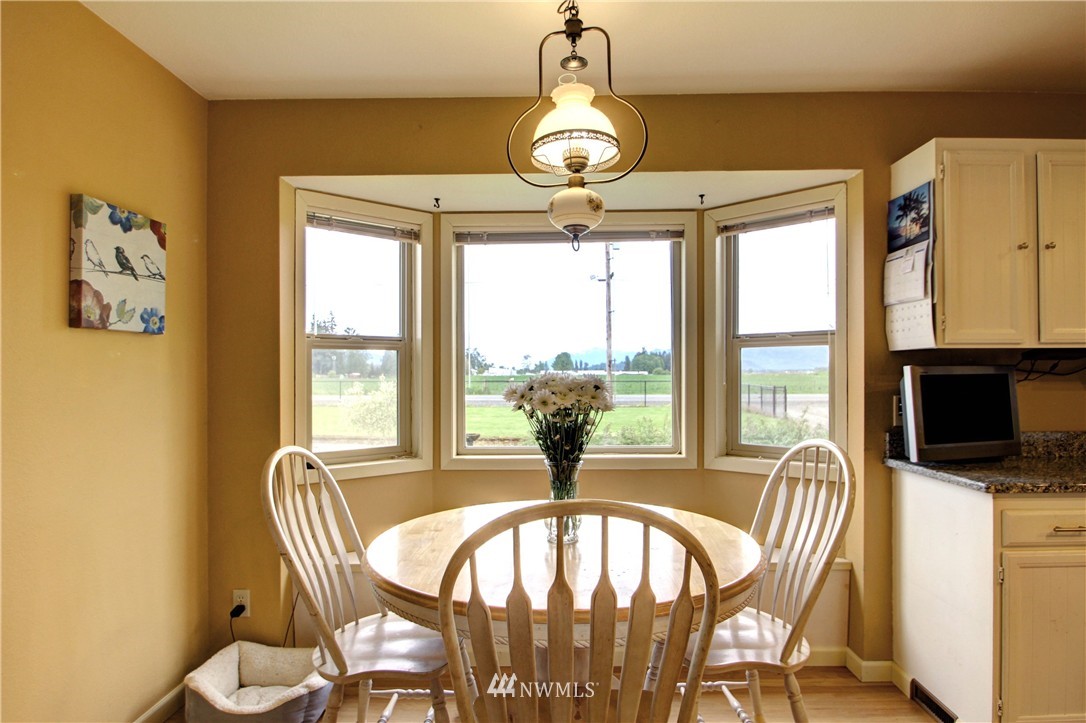 9598 Avon Allen Road Bow, WA 98232 - Photo 4 of 21 Gallery Image 4