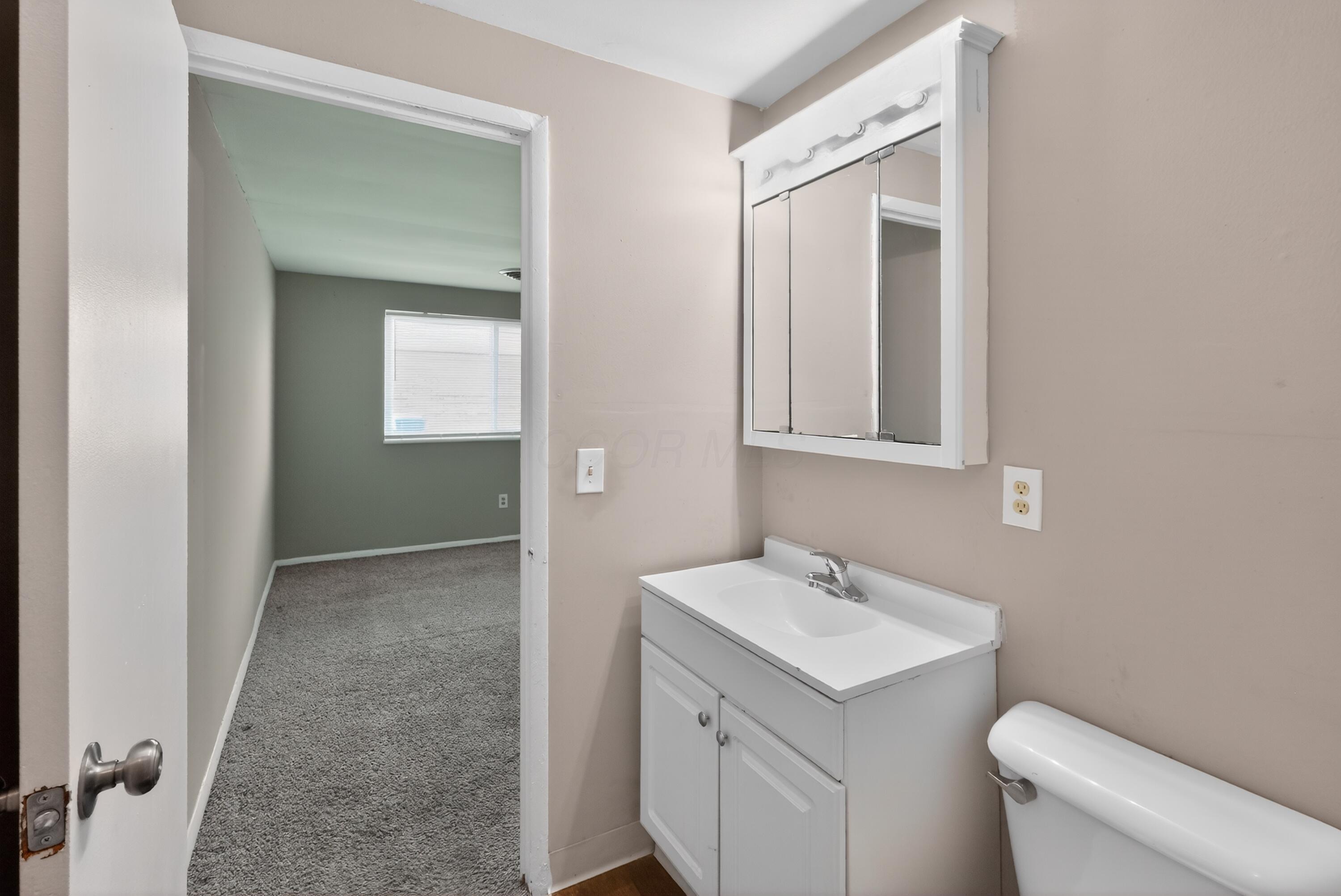 5716 Cairo Road Westerville, OH 43081 - Photo 23 of 30 27_5716_Cairo_Rd_Westerville_OH_43081-Ba