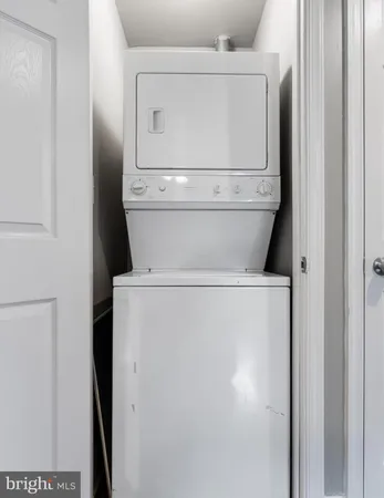 a close up view of a washer and dryer
