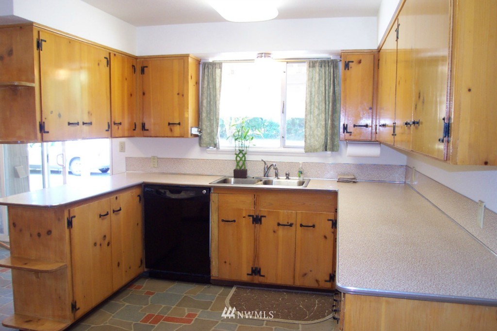 3305 Carpenter Road Southeast Lacey, WA 98503 - Photo 4 of 15 Gallery Image 4